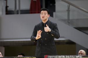 王博:深圳有双MVP必须高度重视 孙铭徽恢复好于预期让他先找感觉配图